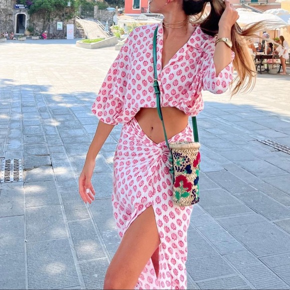 Gathered side slit skirt - Picture 2 of 4